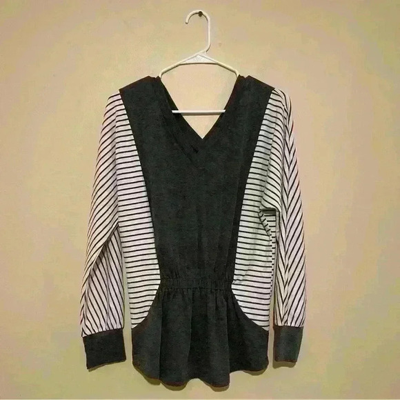 Ouges Gray & White stripe Color- Block Cinch Waist Long Sleeves Top Small - Picture 2 of 8